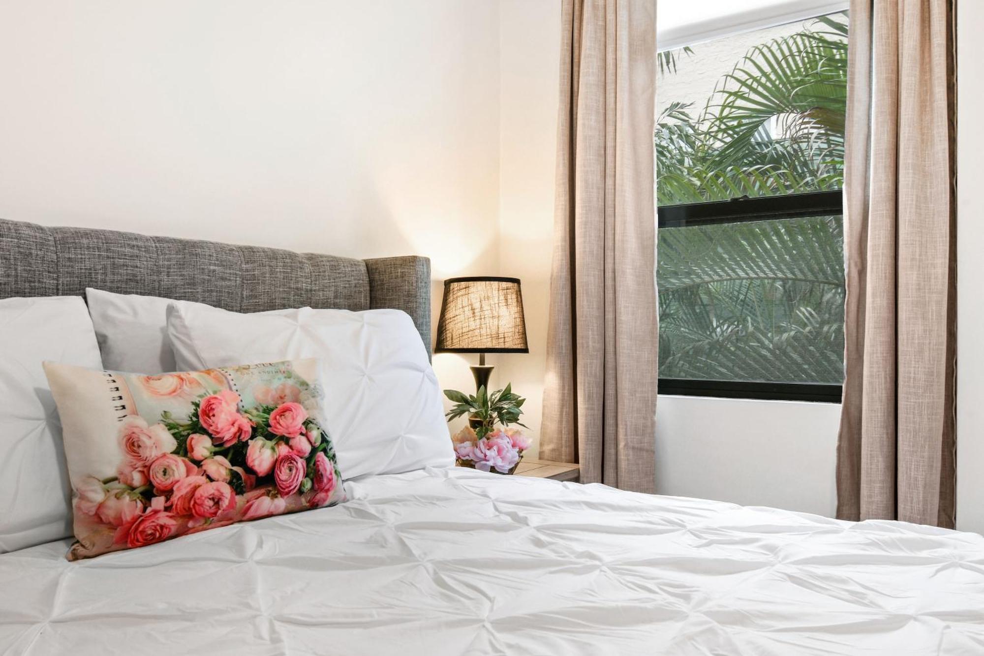Orchid Suites - Historic Palm Beach Hotel Condominium Esterno foto